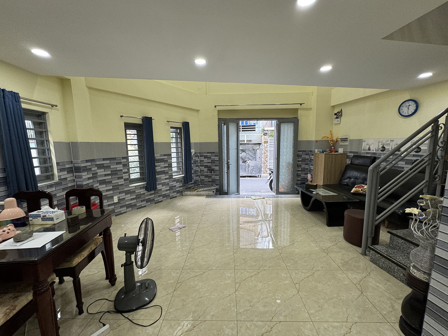 Nhà phố 3 lầu, góc 2 mặt tiền hêm 6m khu cao cấp Hồ Biểu Chánh, hẻm thông ra HVBánh, LVSỹ, Q.PNhuận